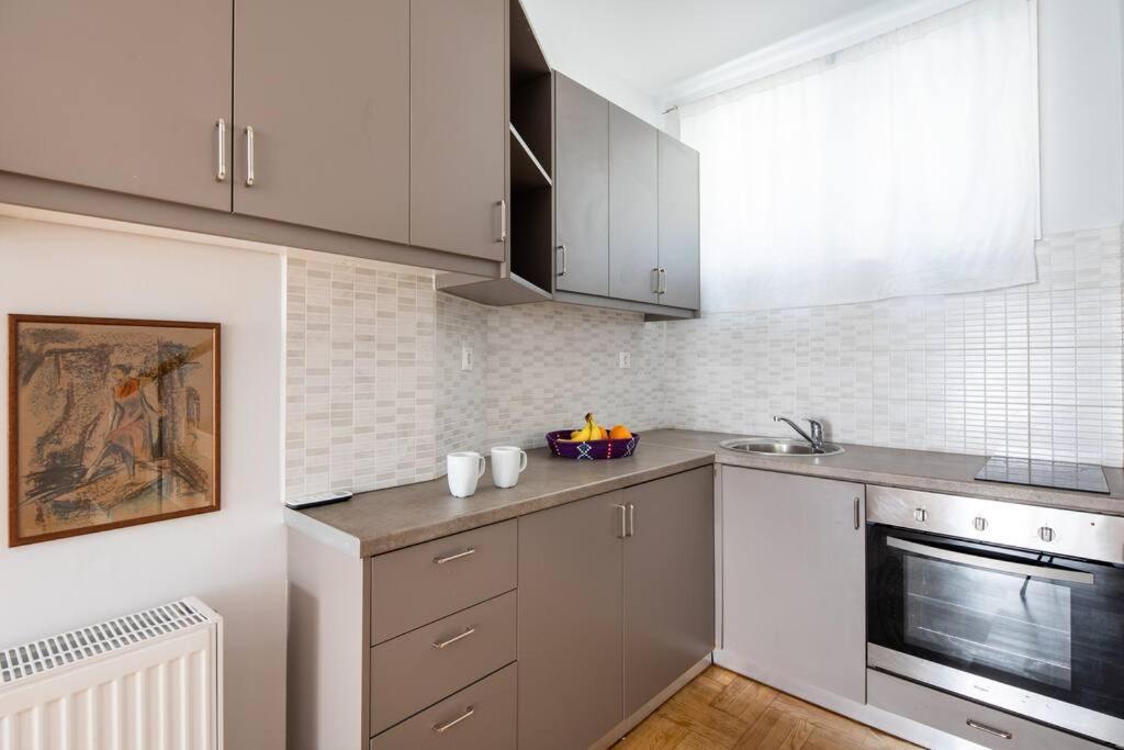 Newly Renovated, Quiet & Central Apartment In Kolonaki Athens Luaran gambar
